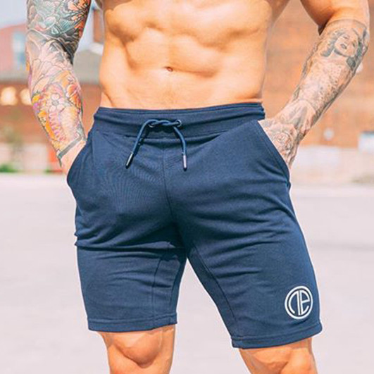 Καθημερινά ανδρικά σορτς  παντελόνια  σε τρία χρώματα με εφαρμογές