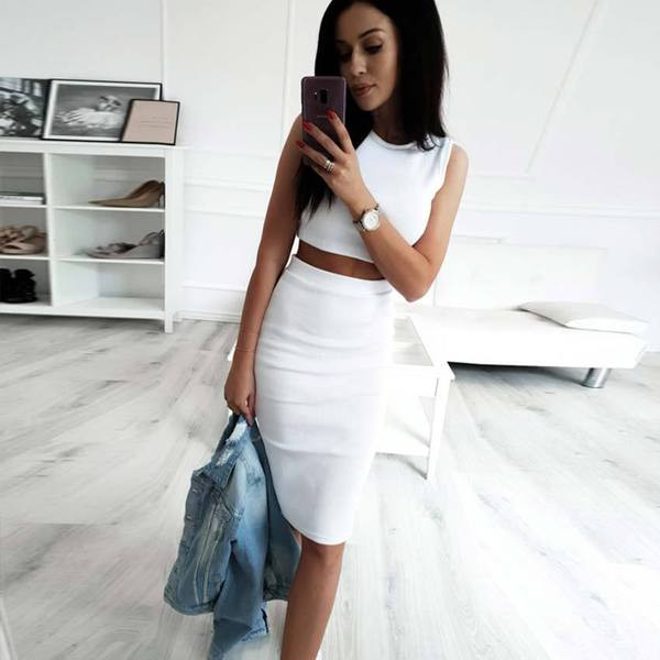 Κομψό γυναικείο σετ σε λευκό και μαύρο χρώμα