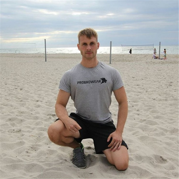 Férfi sportpóló három színben felirattal