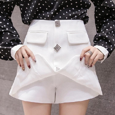 Модерна дамска пола-панталон в бял и черен цвят