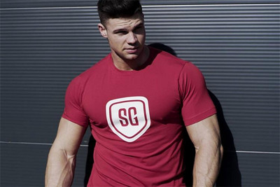 Modern férfi póló rátéttel