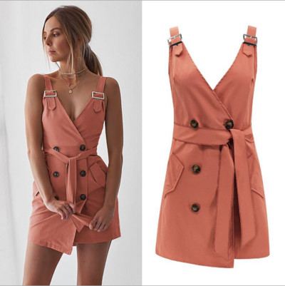 Modern női ruha V-nyakkal és gombokkal, négy színben