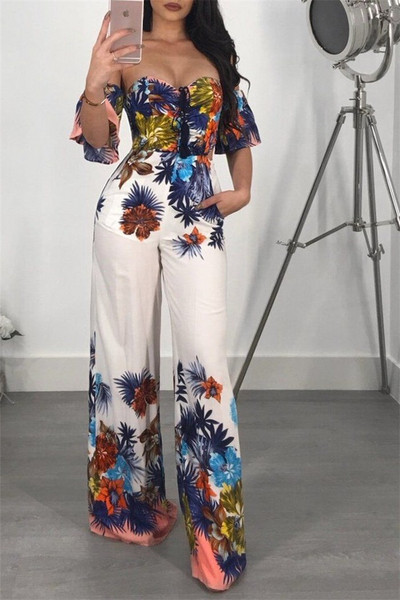 Γυναικείες μοντέρνες φόρμες με φλοράλ μοτίβα σε δύο χρώματα