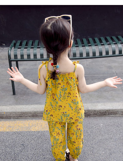 Set pentru copii în roșu și galben - pentru fete