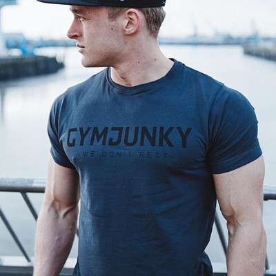 Modern férfi póló négy színben felirattal