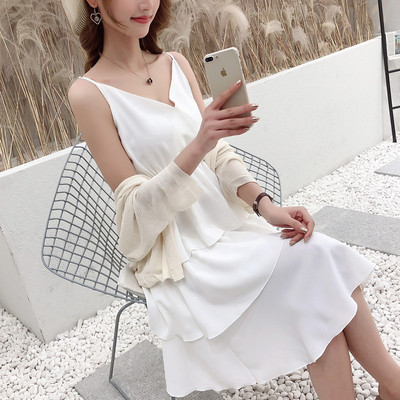 Κομψό γυναικείο φόρεμα με λεπτές λωρίδες και ντεκολτέ σε σχήμα V σε διάφορα χρώματα