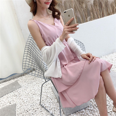 Κομψό γυναικείο φόρεμα με λεπτές λωρίδες και ντεκολτέ σε σχήμα V σε διάφορα χρώματα