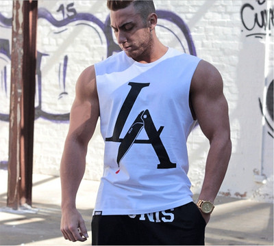 Μοντέρνο ανδρικό λευκό αμάνικο με εφαρμογές