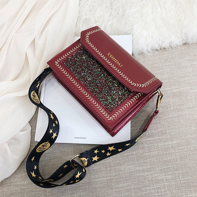 Eko bőrből készült stílusos női táska négy színben, fényes elemekkel és hosszú fogantyúval