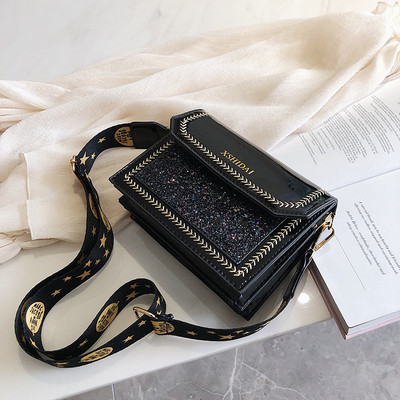 Eko bőrből készült stílusos női táska négy színben, fényes elemekkel és hosszú fogantyúval