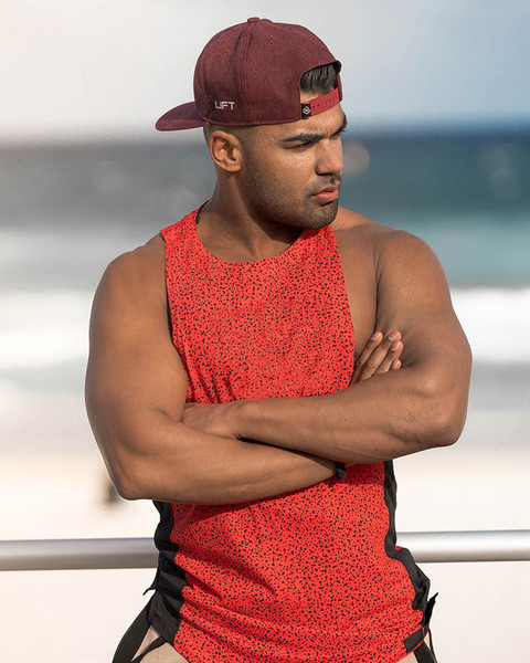 Καθημερινή ανδρική αμάνικι μπλούζα σε ασύμμετρο μοτίβο δκαι σε διάφορα χρώματα