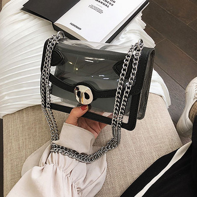 Μοντέρνα γυναικεία τσάντα με τρισδιάστατα στοιχεία σε τρία χρώματα και μεγάλη μεταλλική αλυσίδα