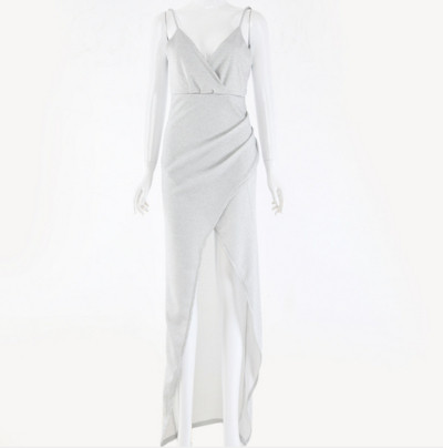 Κομψό μακρύ γυναικείο φόρεμα με κομψό αποτέλεσμα και βαθύ λαιμόκοψη σε διάφορα χρώματα