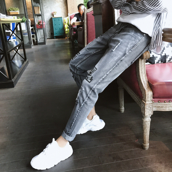 Lezser férfi farmer, szakadt motívummal, két színben