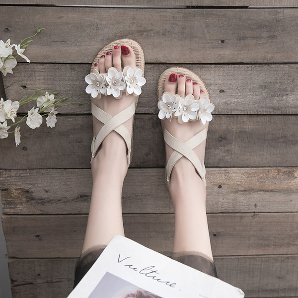 Elasztikus és 3D elemes női szandál két színben