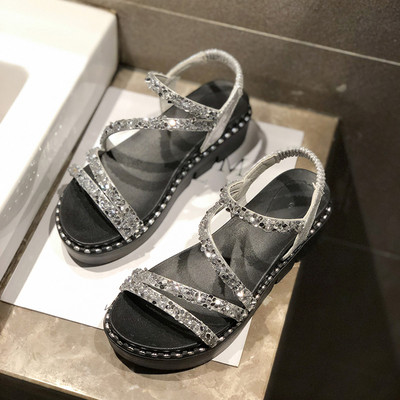 Γυναικεία σανδάλια με χοντρά πέλματα σε μαύρο και ασημί χρώμα