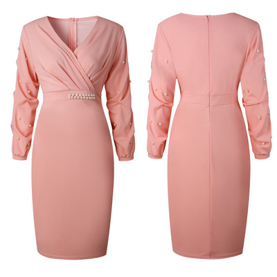 Stílusos női ruha rózsaszín gyöngyökkel