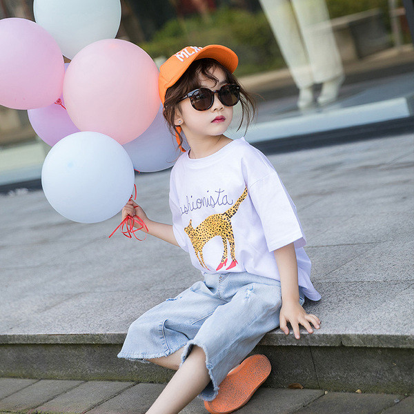 Modern, fehér és rózsaszín póló lányoknak