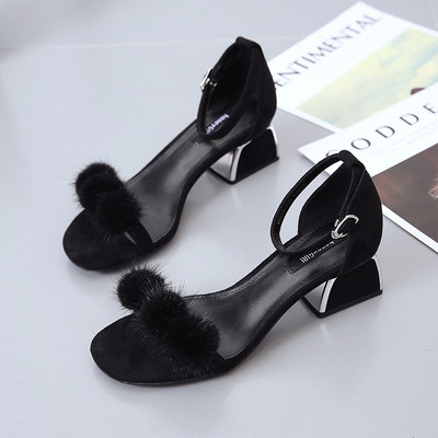 Κομψά γυναικεία σανδάλια με χοντρό τακούνι σε δύο χρώματα