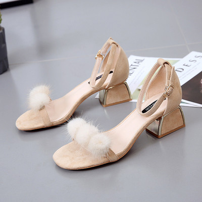 Κομψά γυναικεία σανδάλια με χοντρό τακούνι σε δύο χρώματα