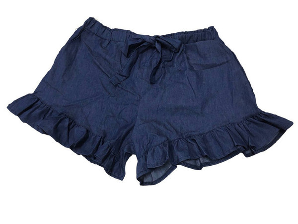 Pantaloni scurți moderni de damă cu o panglică