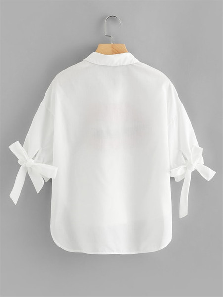 Cămașă de damă modernă model asimetric cu aplicație