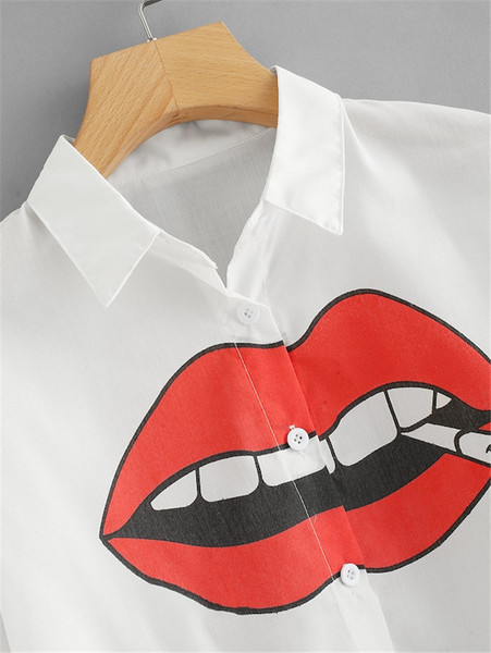 Cămașă de damă modernă model asimetric cu aplicație