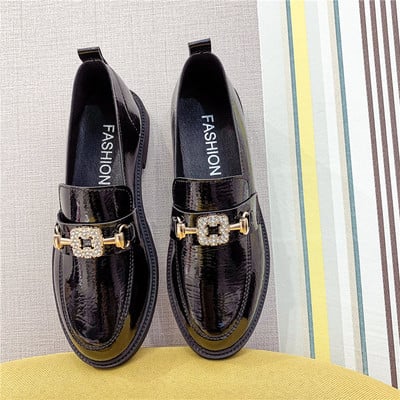 Μοντέρνα γυναικεία μοκασίνια με επικάλυψη δύο χρωμάτων