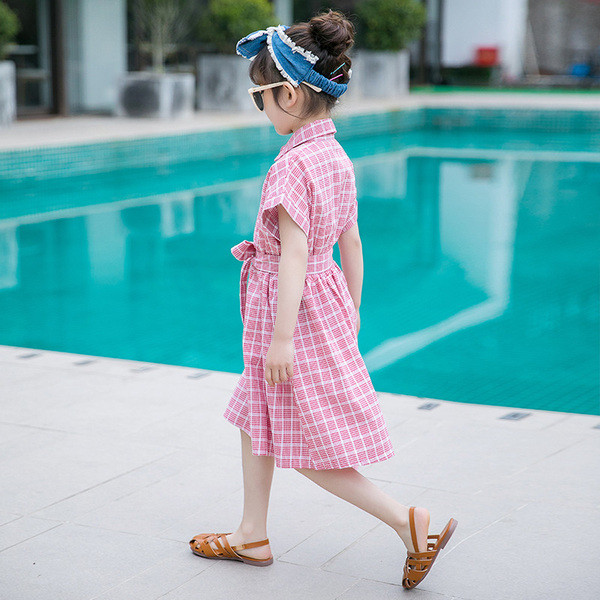 Modern gyerekruha rövid ujjal és gallérral