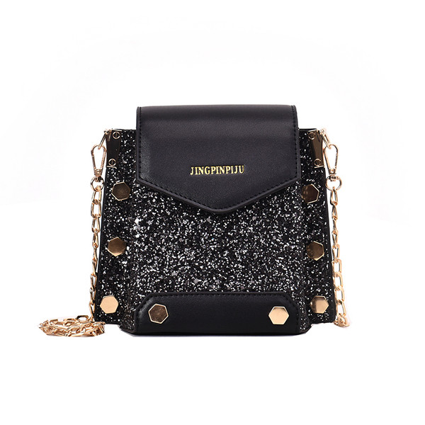 Geantă de damă modernă în trei culori cu elemente strălucitoare și un lanț metalic lung