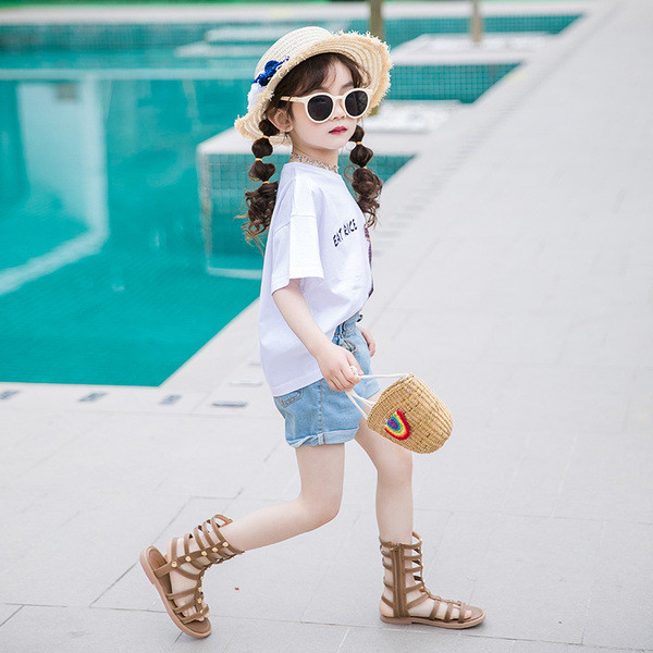 Gyerek póló lányoknak fehér színben, rátéttel