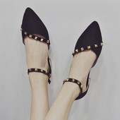 Κομψά γυναικεία παούτσια μυτερό μοντέλο  με τρουξ σε δύο μοντέλα