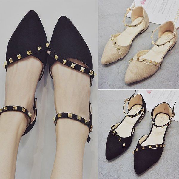 Stílusos női hegyes cipő fűzőlyukkal, két színben