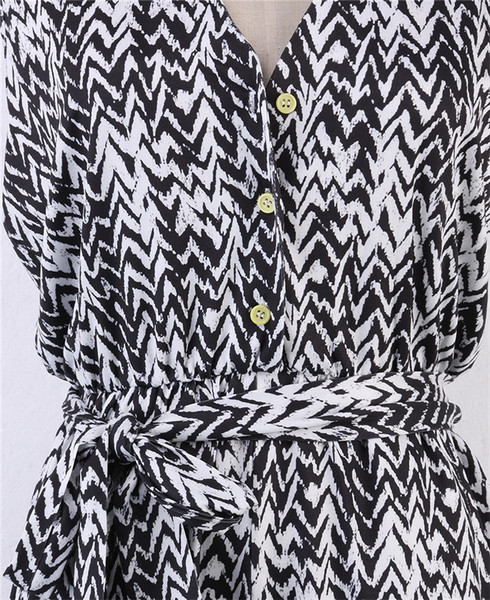 Női alkalmi kombiné fekete-fehér színben