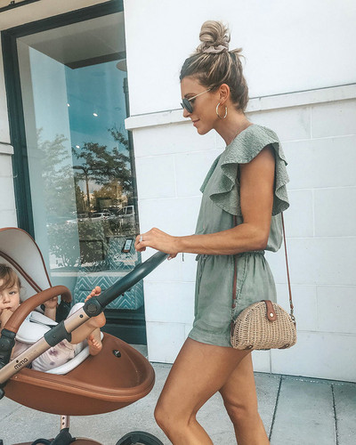 Καθημερινές γυναικείες φόρμες ν με λαιμόκοψη και κορδόνια