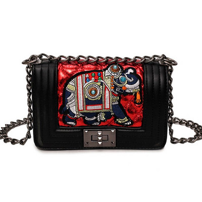 Geanta de dama moderna din piele ecologica cu aplicatie si lant metalic lung