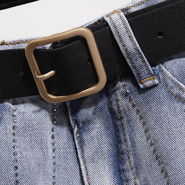 Ежедневни дамски къси панталони с камъни и разкъсани мотиви 