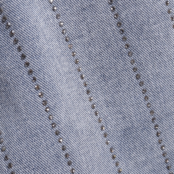 Ежедневни дамски къси панталони с камъни и разкъсани мотиви 