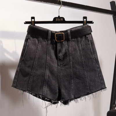 Stílusos női rövidnadrág szakadt motívumokkal, kék és fekete színben