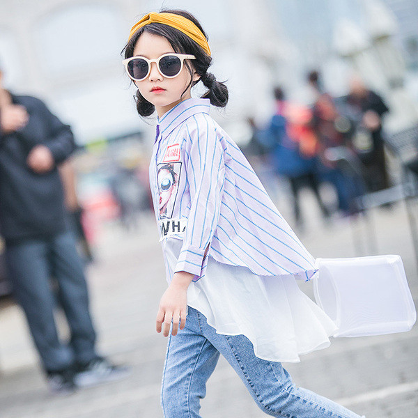 Stílusos, hosszú ujjú, rátétes gyermeking lányoknak