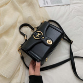 Geanta de dama eleganta din piele ecologica in trei culori cu elemente metalice cu manere scurte si lungi