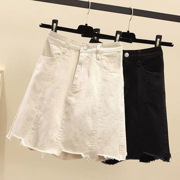 Modern női szoknya magas derékkal, fehér és fekete színben