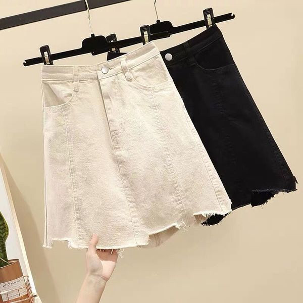 Modern női szoknya magas derékkal, fehér és fekete színben