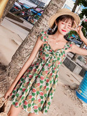 Modern női ruha pántokkal és V-nyakkal