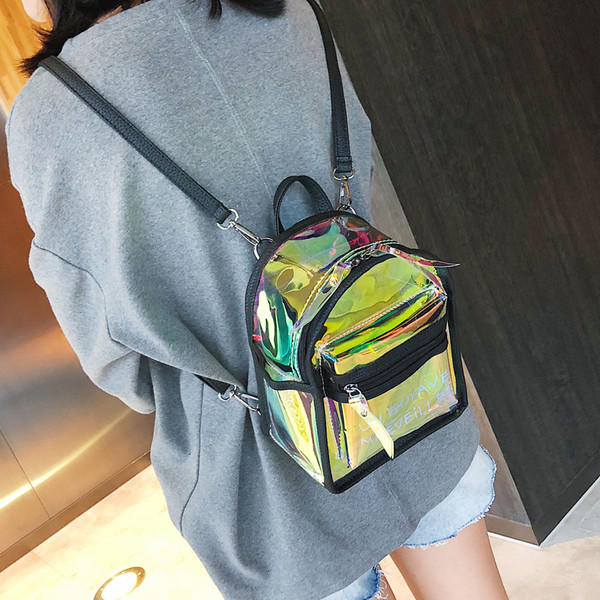 Μοντέρνο γυναικείο σακίδιο σε ροή χρωμάτων