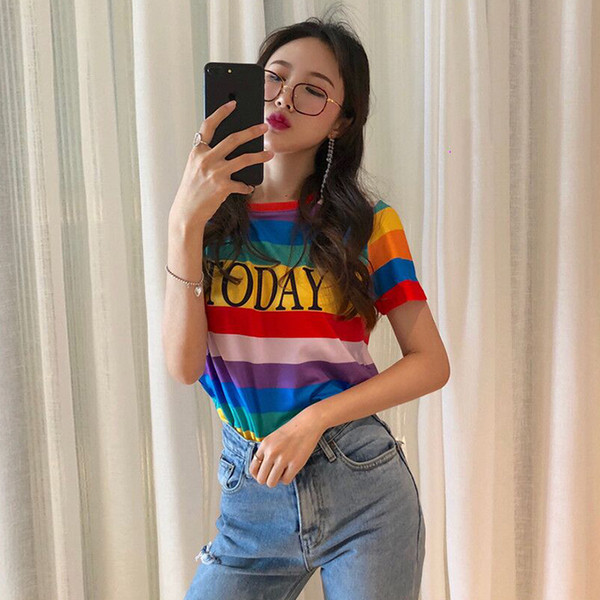 Alkalmi női póló felirattal, színes nyomattal