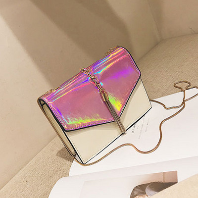 Stílusos női táska irizáló színekben, 3D fém elemekkel és hosszú fémlánccal