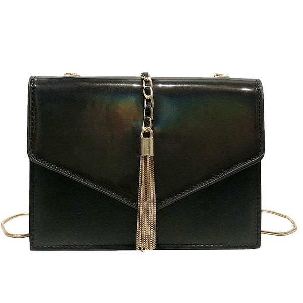 Stílusos női táska irizáló színekben, 3D fém elemekkel és hosszú fémlánccal