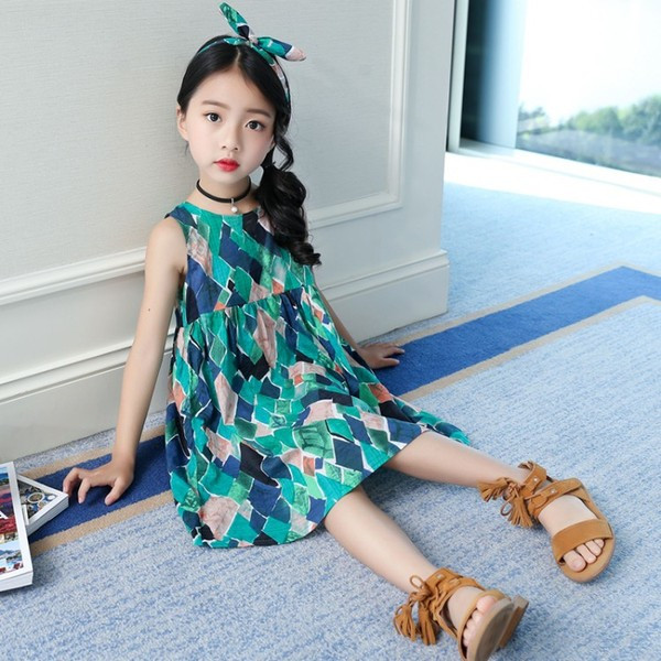 Aktuális zöld színű, gombos gyerekruha