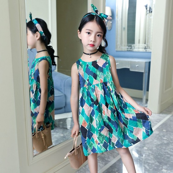 Aktuális zöld színű, gombos gyerekruha